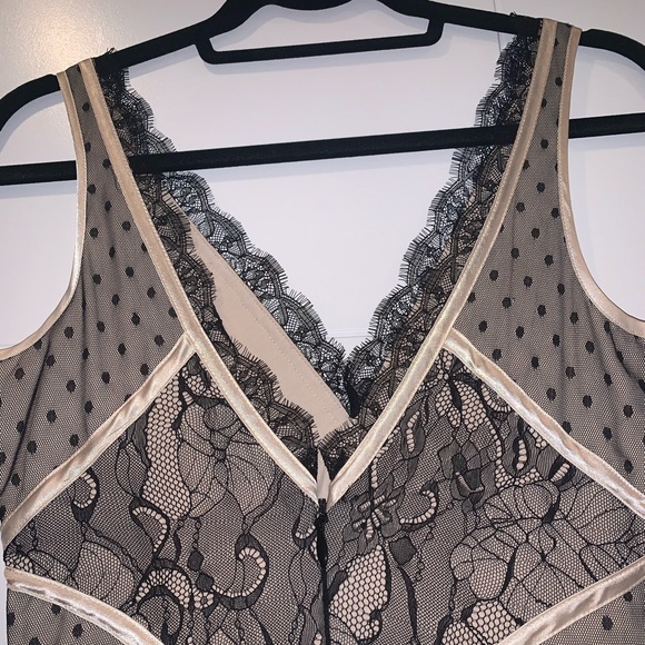 Bebe Lace Dress - Picture 4 of 5